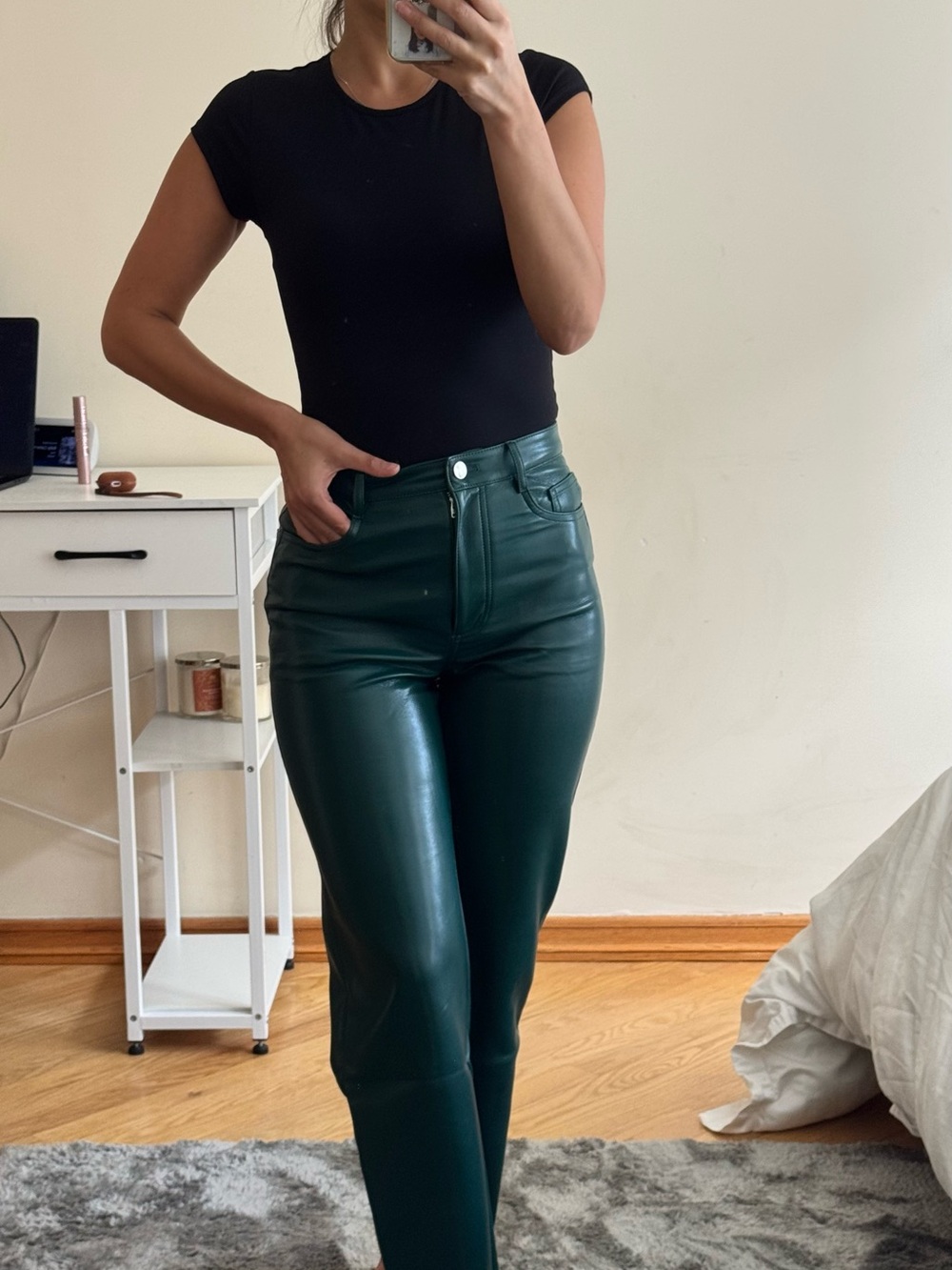 Wilfred Dark Green  faux leather Straight-Leg Women’s Melina size 2